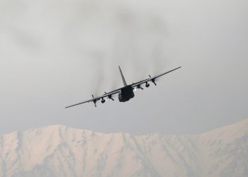 Un avión militar afgano se estrella en Uzbekistán en medio de la toma de poder de los talibanes