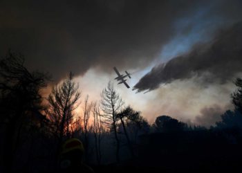 Israel enviará aviones de extinción de incendios a Grecia