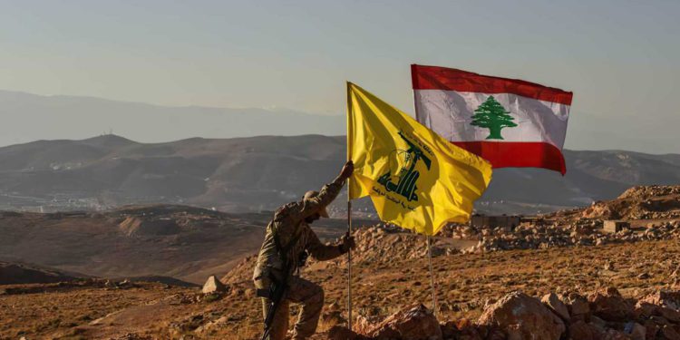 A medida que el Líbano se derrumba, Hezbolá se envalentona aún más