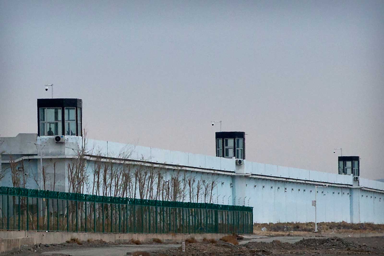 Ex detenido: China gestiona una cárcel secreta en Dubái utilizada para retener uigures