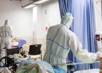 Israel registra casi 10.000 infecciones por COVID en 24 horas