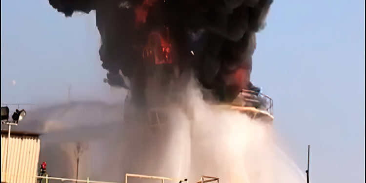 Se produce un incendio en una fábrica petroquímica iraní