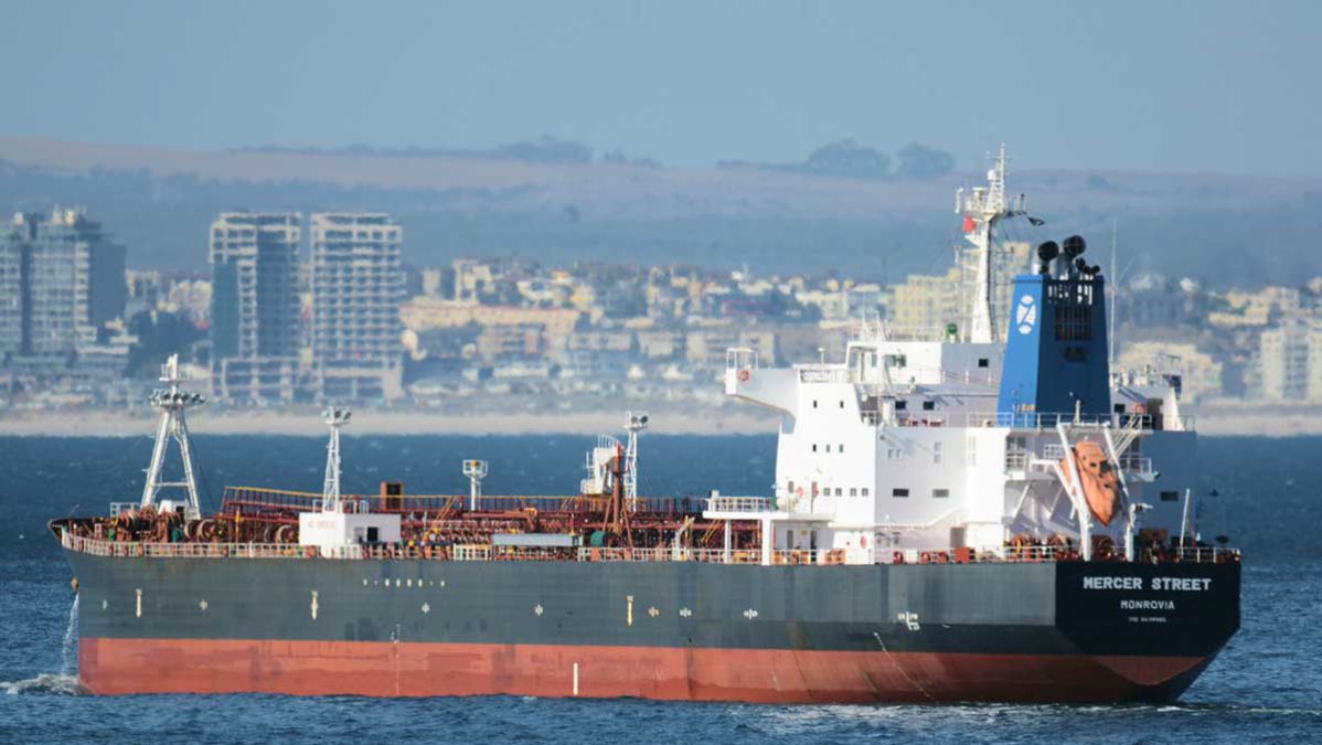Rumanía condena a Irán por el atentado contra petrolero gestionado por Israel