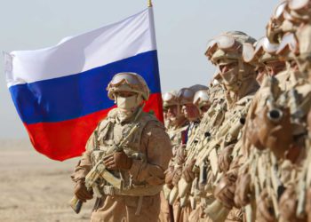 Rusia exhibe nuevas armas en un simulacro cerca de la frontera afgana