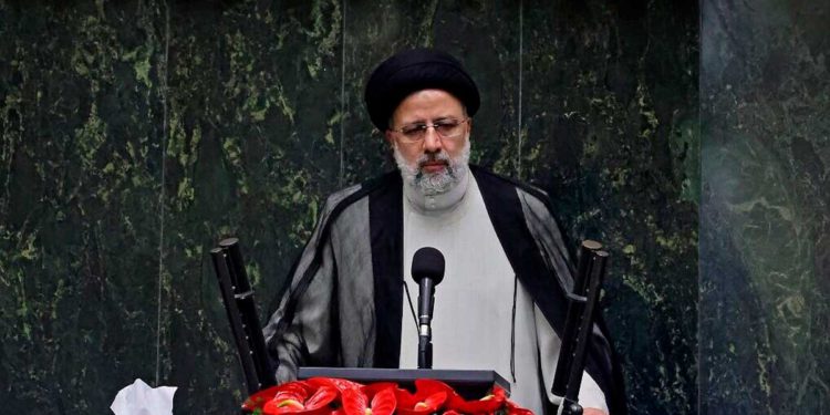 Raisi de Irán es invitado a una cumbre regional prevista en Bagdad