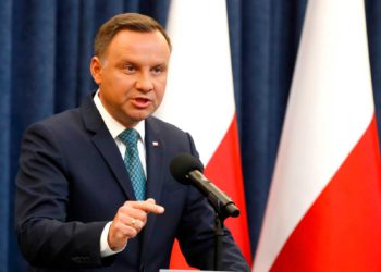 Presidente polaco aprueba la ley de restitución de la Segunda Guerra Mundial, desafiando a Israel y Estados Unidos