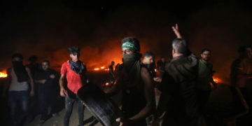 Islamistas de Gaza queman neumáticos y detonan explosivos en la frontera con Israel