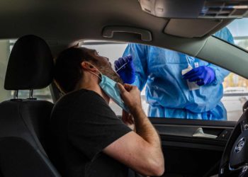 Covid en Israel: Casi 6.000 nuevas infecciones a medida que los casos graves ascienden a 400