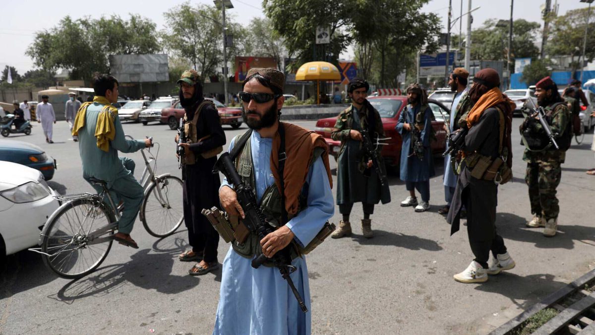 Talibanes reprimen violentamente una protesta en el este de Afganistán