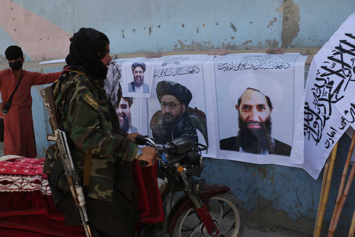 Miedo y pánico invaden las calles de Kabul: Los talibanes imponen su régimen de terror