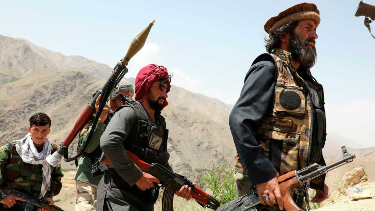 Los talibanes asesinan a portavoz del gobierno afgano y capturan capital provincial