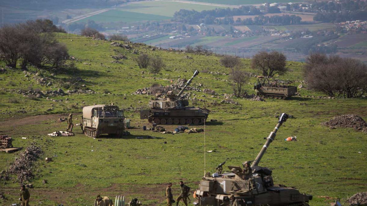 Las Fuerzas de Defensa de Israel lanzan ejercicio de artillería en terreno reclamado por Líbano