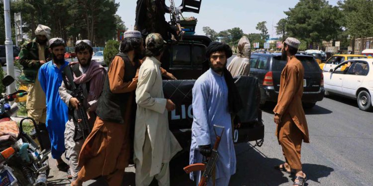 Talibanes se acercan a Kabul: capturan importante ciudad del norte de Afganistán