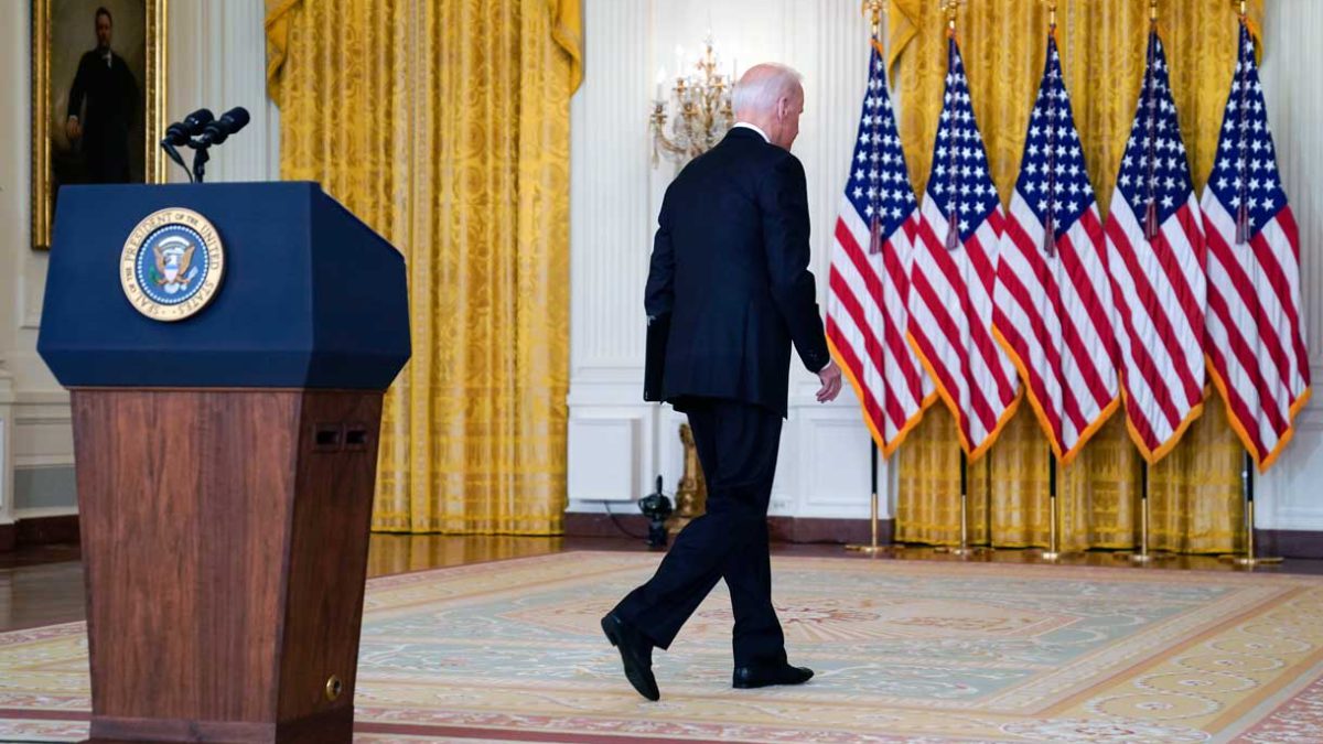 Biden hundió el barco y ahora se jacta de la cantidad de botes salvavidas