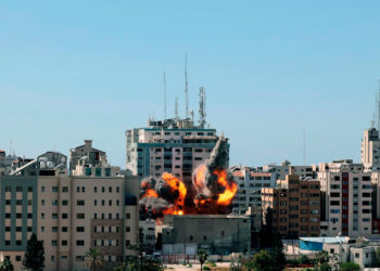 Human Rights Watch dice que ataque israelí a edificio de Gaza viola el derecho internacional