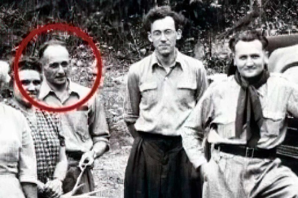 Eichmann fue atrapado por el Mossad tras el aviso de un compañero de trabajo alemán, según un informe