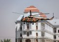 Presidente de Afganistán huye con autos y helicóptero llenos de dinero - Informe