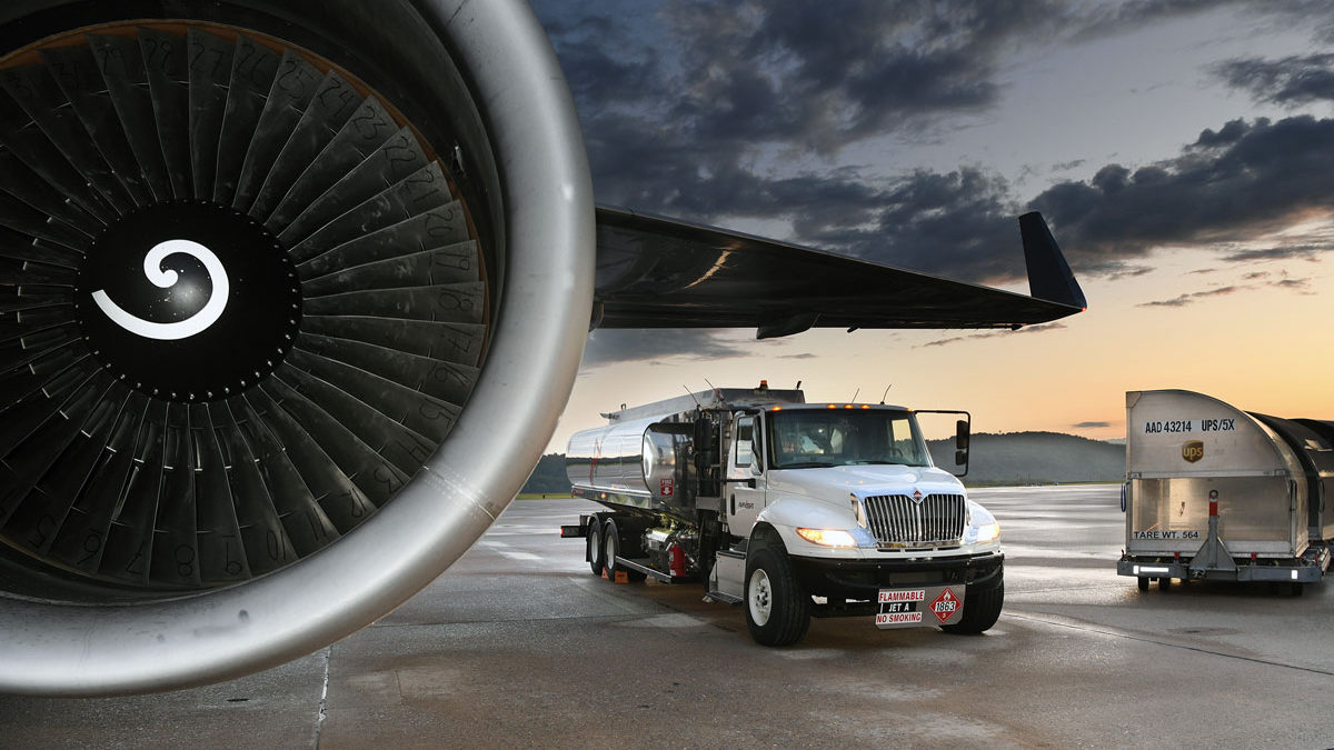 Aeropuertos estadounidenses se enfrentan a una grave escasez de combustible para aviones