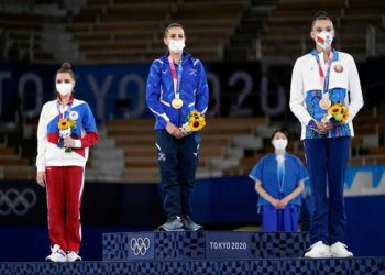 La gimnasta israelí medalla de oro dice que "no está enfadada" con la rusa Dina Averina