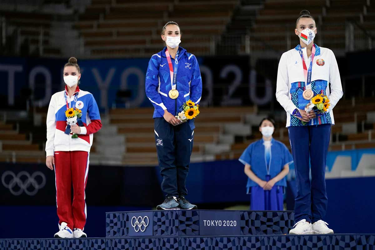 La gimnasta israelí medalla de oro dice que "no está enfadada" con la rusa Dina Averina