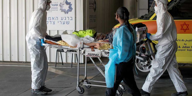 Covid en Israel: Mujer de 52 años hospitalizada grave después de la tercera dosis de la vacuna