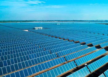 La primera fábrica de paneles solares de Israel se instala en Eilat