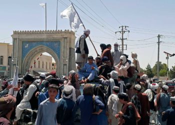 Los talibanes se acercan a las puertas de Kabul: las embajadas se preparan para evacuar