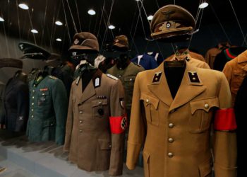 Casa de subastas en Australia anuncia la venta de artículos nazis