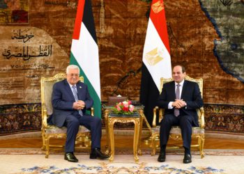 Abbas se reúne con el líder egipcio antes de conversaciones con el rey de Jordania