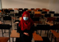 Las universidades afganas abren mientras los talibanes imponen nuevas restricciones