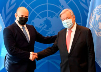 Bennett planteó la cuestión de los israelíes cautivos en Gaza al secretario general de la ONU