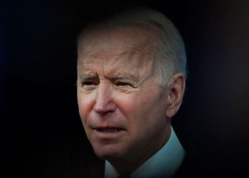 Biden ha cavado un agujero para sí mismo: pero sigue cavando
