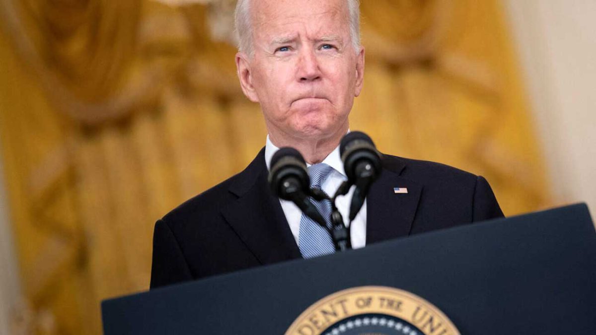 Biden vs Biden: El presidente se contradice en sus declaraciones sobre Afganistán