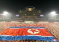 Corea del Norte realiza desfile militar nocturno sin misiles por el aniversario de su fundación