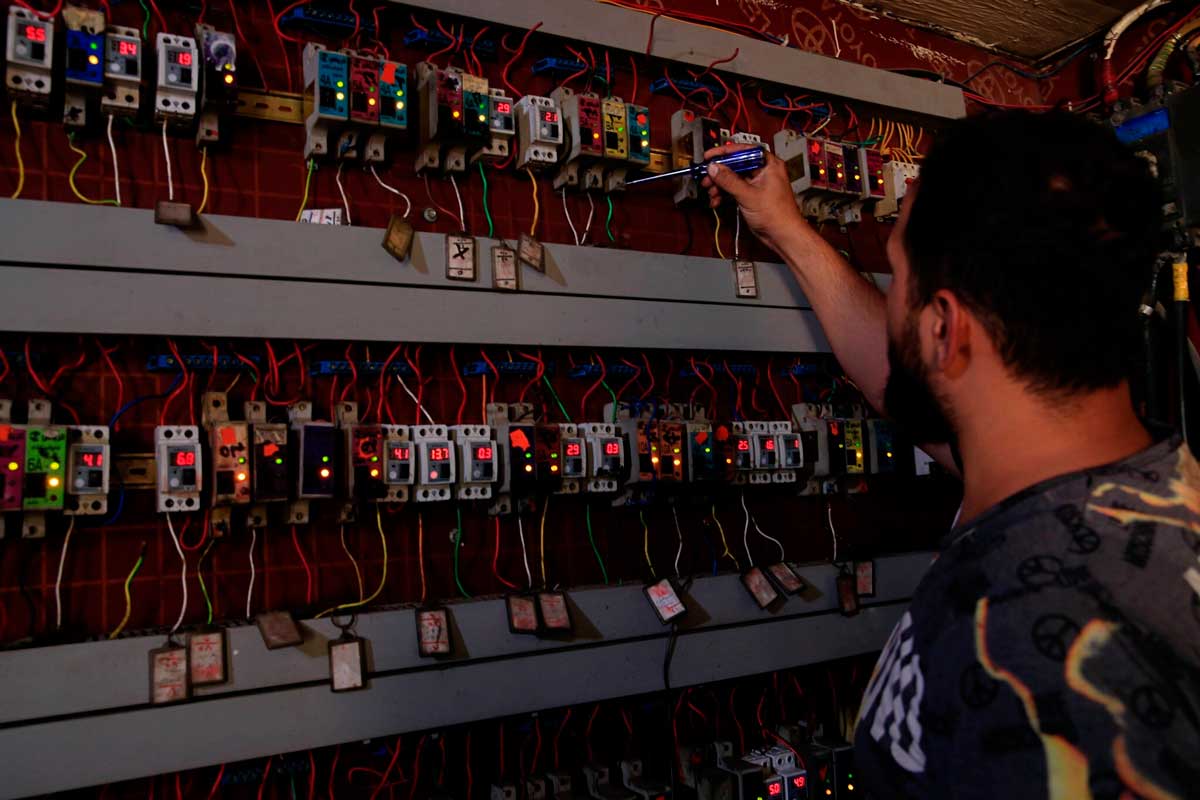 Los contratos clandestinos y la corrupción perpetúan la crisis de electricidad de Irak