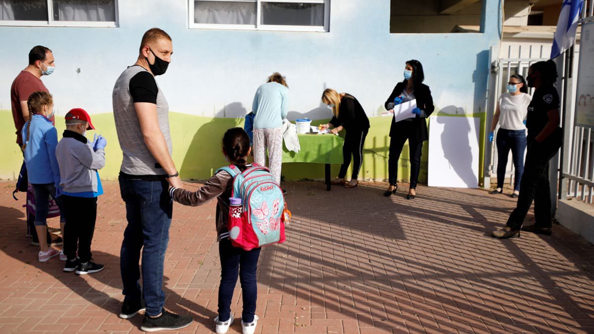 A medida que Israel abre las escuelas, se espera que aumenten los casos de COVID