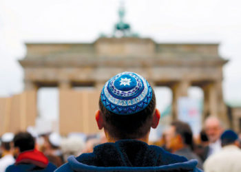 Un hombre de origen judío vuelve al judaísmo tras años como musulmán