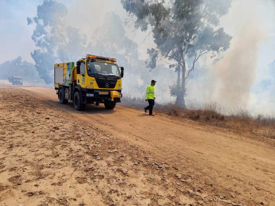 Globos incendiarios lazados desde Gaza provocan 3 incendios en el sur de Israel
