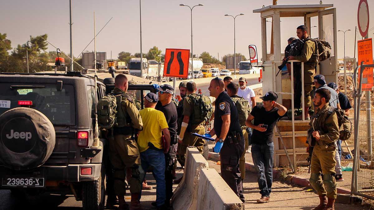Terrorista árabe intentó apuñalar a soldado de las FDI en el cruce de Gush Etzion