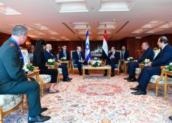 Bennett y Sisi hablan de la amenaza iraní y de Hamás