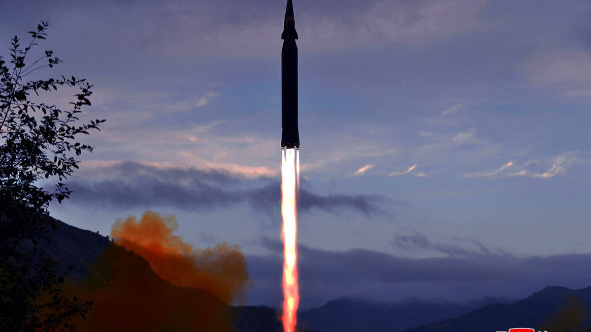 Corea del Norte prueba con éxito un misil hipersónico que “tendrá capacidad nuclear”