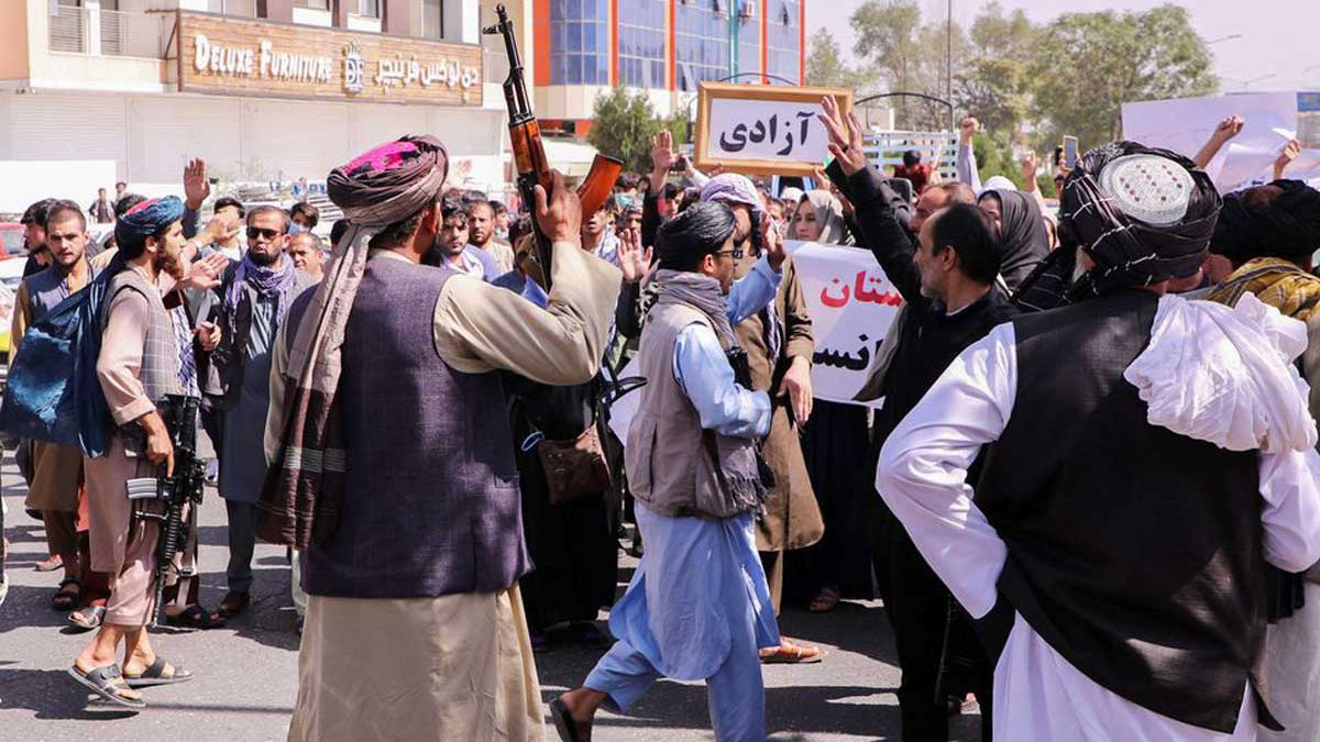 ONU: La respuesta de los talibanes a las protestas en Afganistán es cada vez más violenta