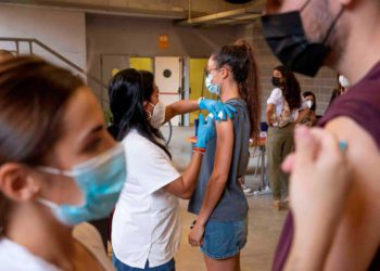 El CEO de Moderna estima que la pandemia terminará en un año