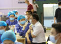 China vacunó por completo a más de mil millones de personas