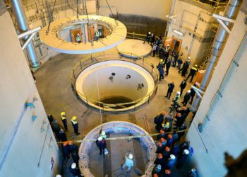 Nuevo jefe nuclear de Irán quiere una revisión rápida del reactor de Arak