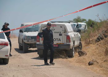 Árabe será acusado de asesinar a su madre y esconder su cuerpo bajo la arena y las hojas