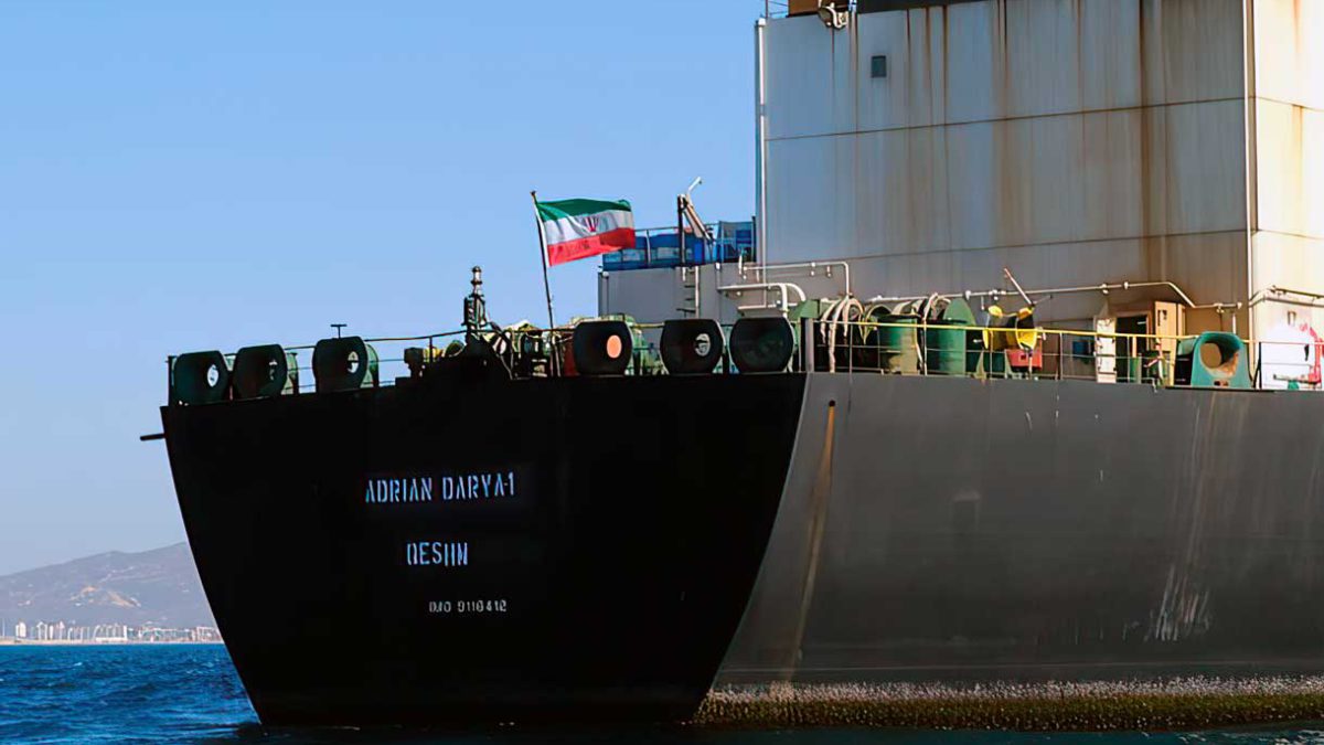 Barco de combustible iraní entra en aguas sirias para ayudar a Hezbolá