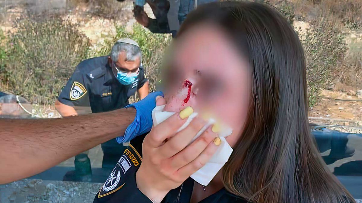 Pasajero agredió a policías que le indicaron ponerse la mascarilla