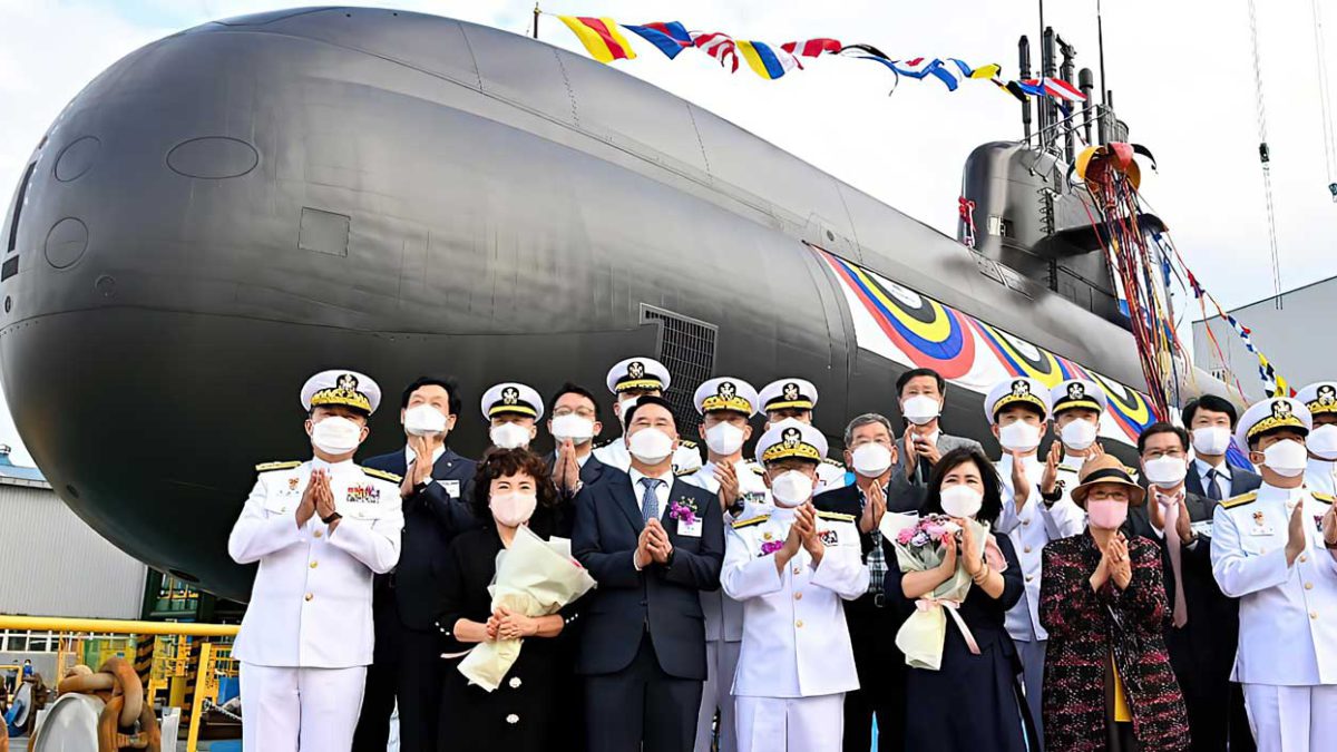Corea del Sur lanza un nuevo submarino de 3.000 toneladas