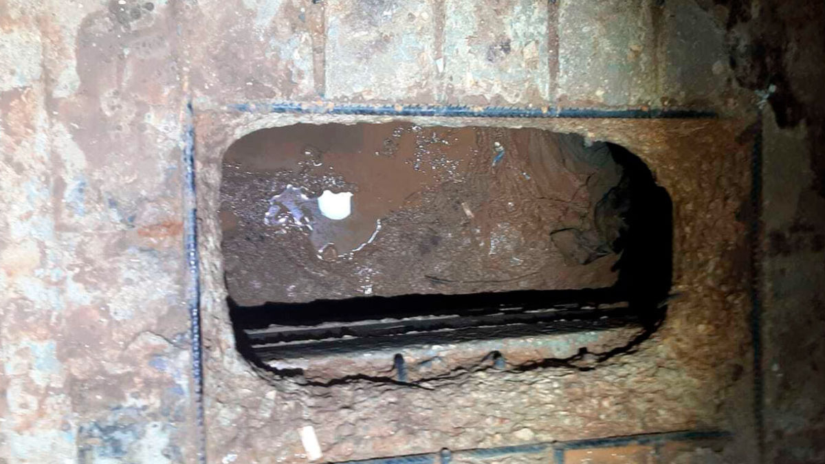 Terroristas fugados cavaron el túnel desde la ducha de su celda